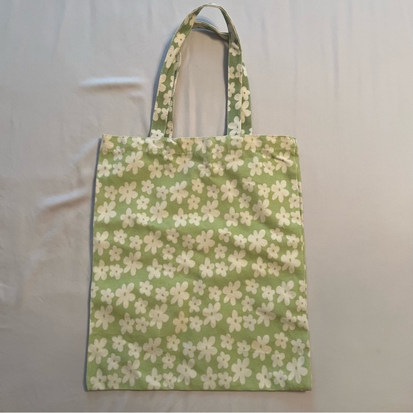 Aurelle Bikini Set & Tote - Picture 8 of 10